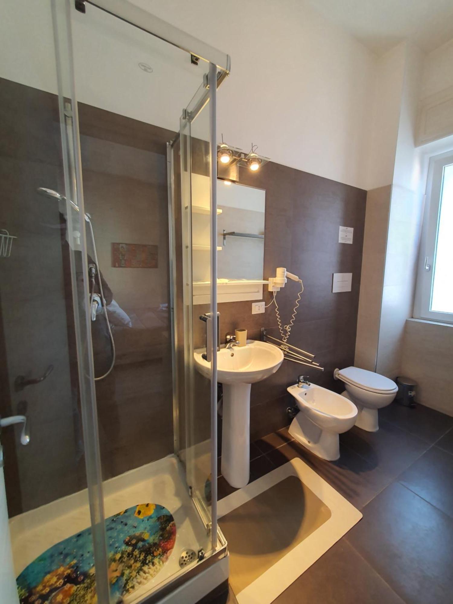 4Rooms Guest House Free Wi-Fi Салерно Экстерьер фото