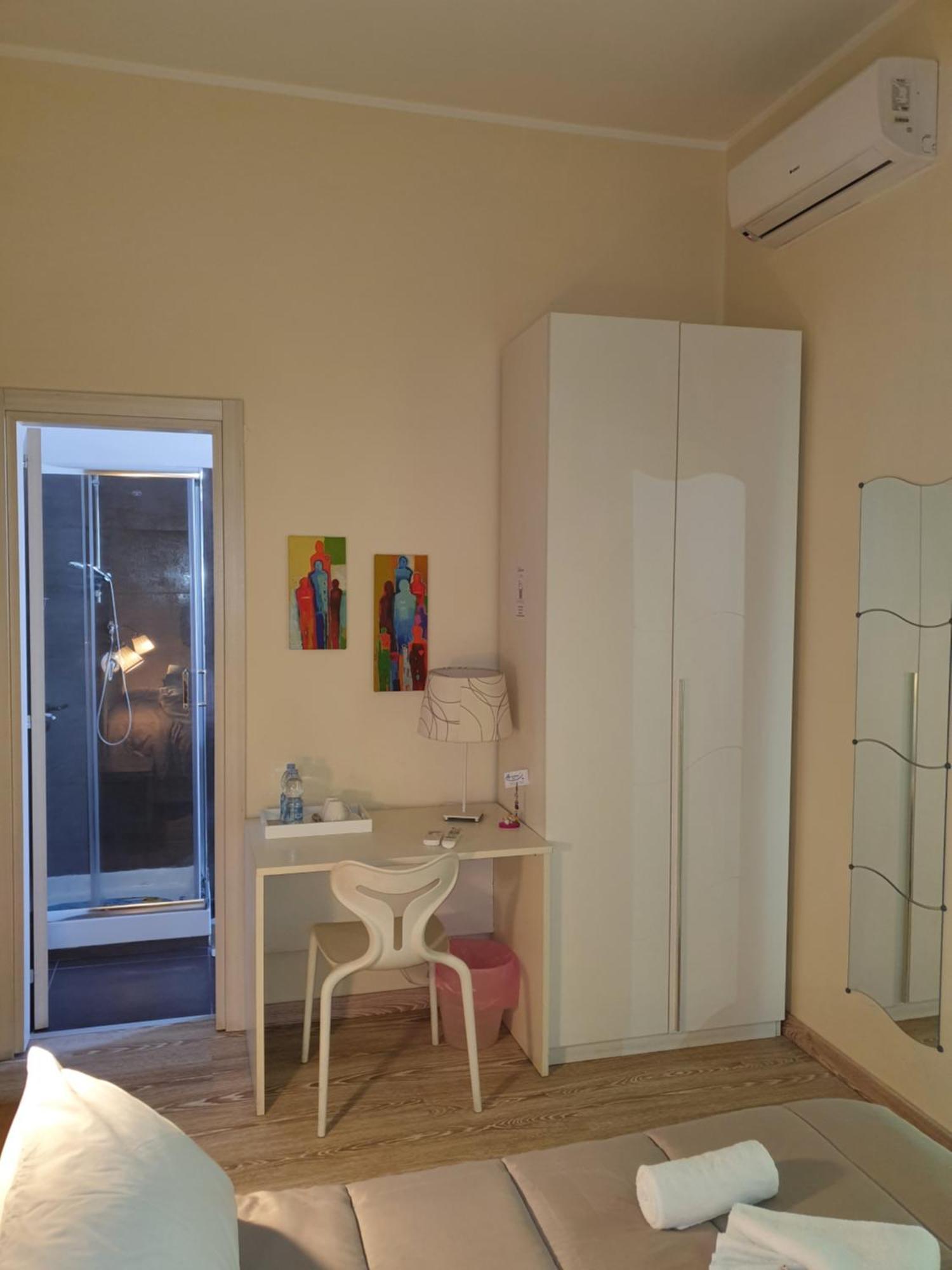4Rooms Guest House Free Wi-Fi Салерно Экстерьер фото